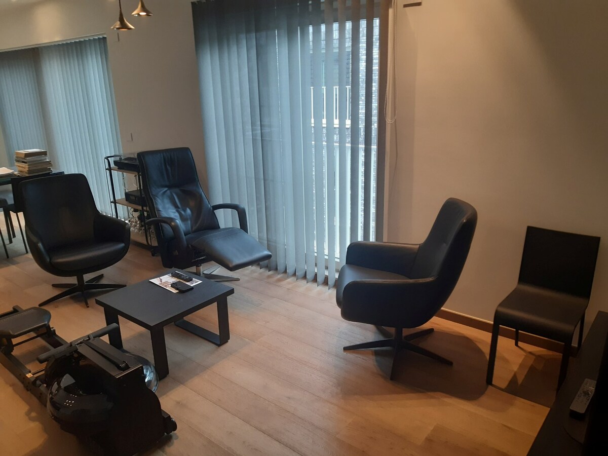 Ruim appartement in hartje Gavere. 