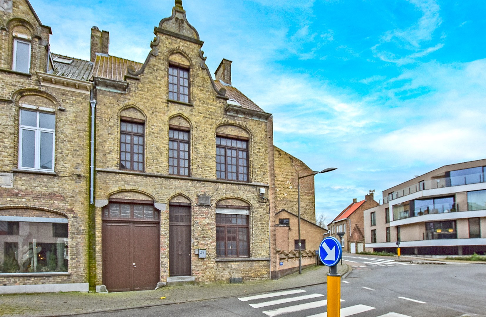 2 naastliggende woningen te koop hartje Veurne! 