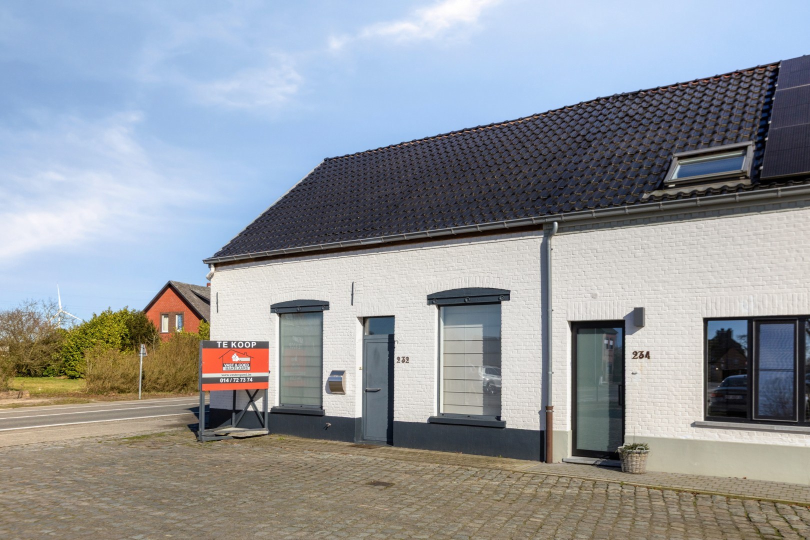 Ruime gezinswoning met 3 slpk. en ruimte voor bijberoep in Mol-Sluis 