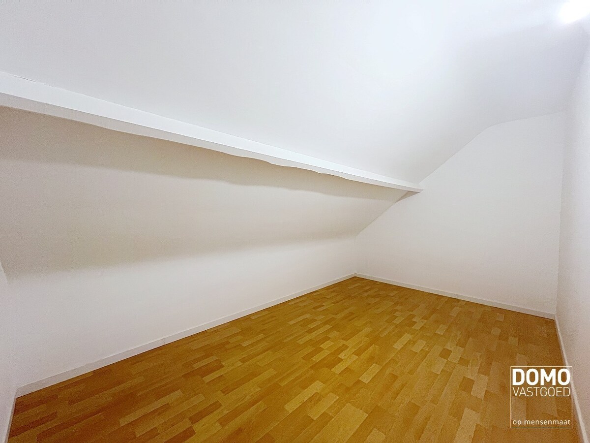 Open bebouwing met karakter, ruimte en tuin op topligging te Schulen 