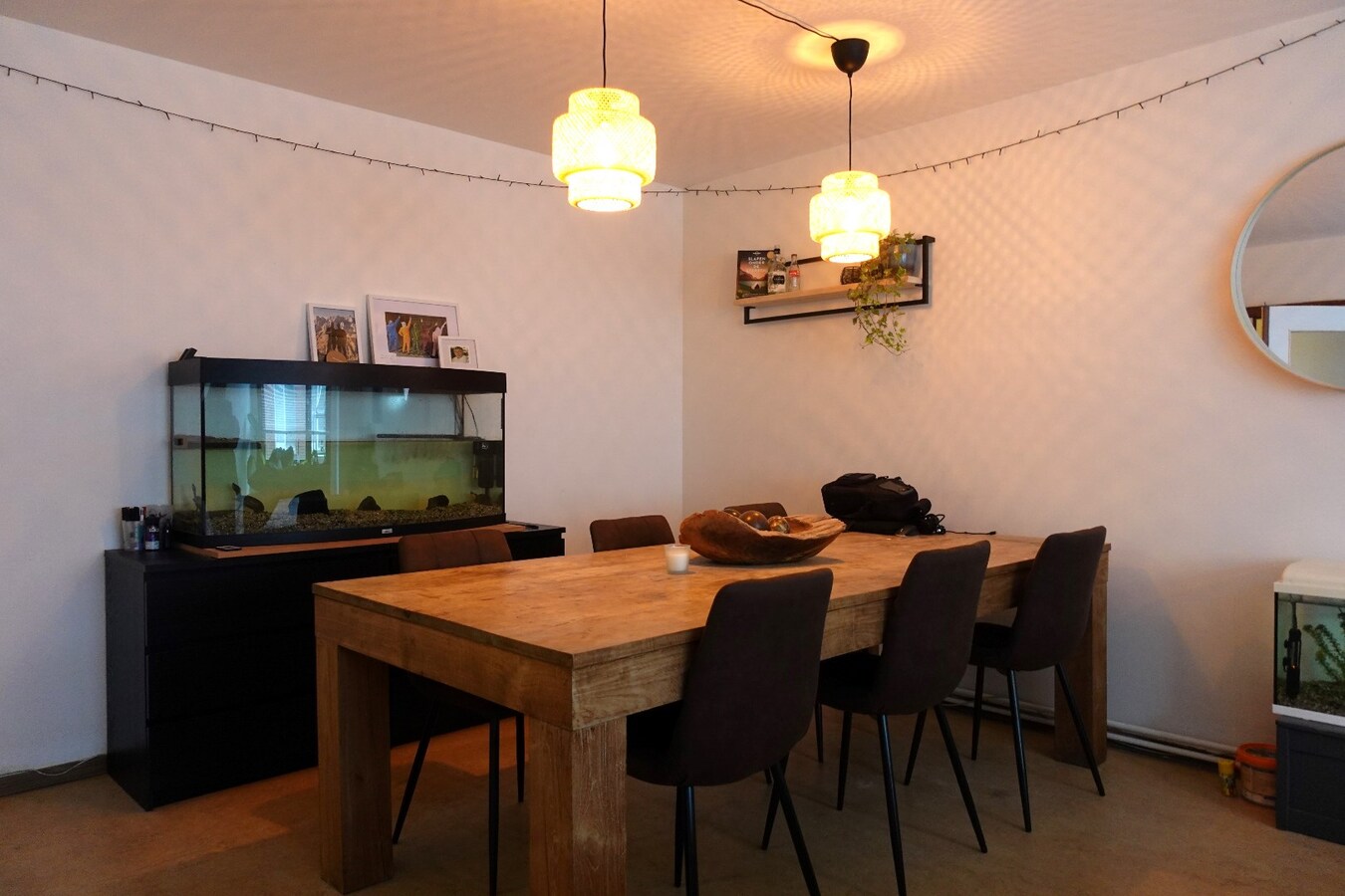 Opbrengsteigendom met 5 appartementen, 2 studio's en 4 garageboxen in Gistel 