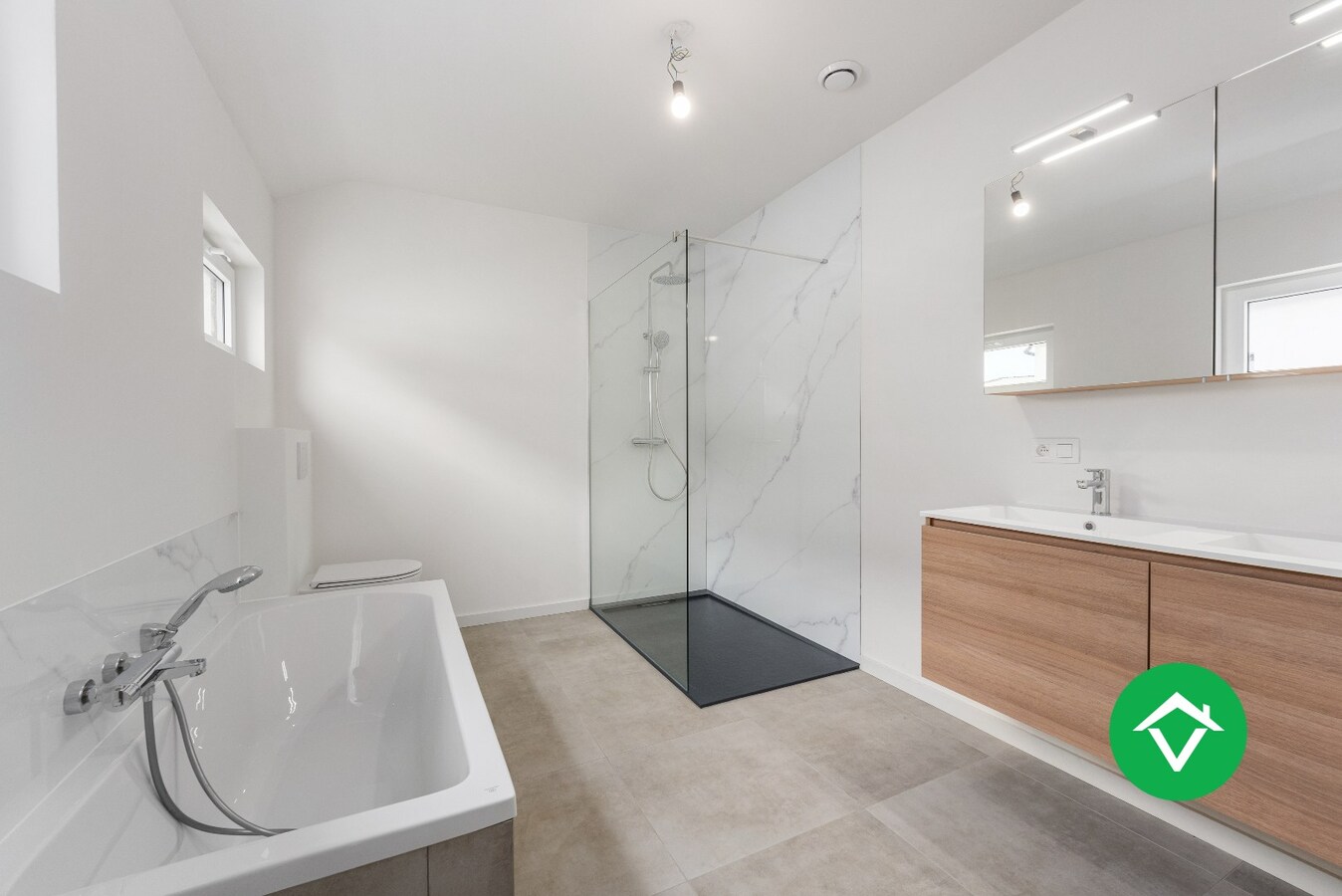 Volledig gerenoveerde woning (EPB B) met garage op topligging te Eernegem 