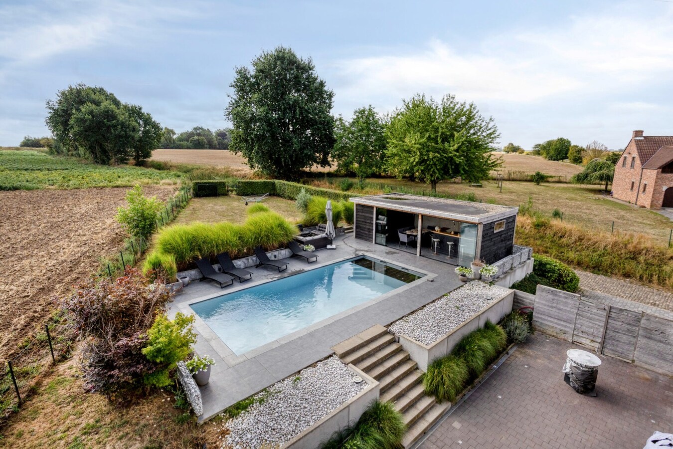 Exclusieve VILLA met zwembad en poolhouse te Piétrain - PEB energielabel B 