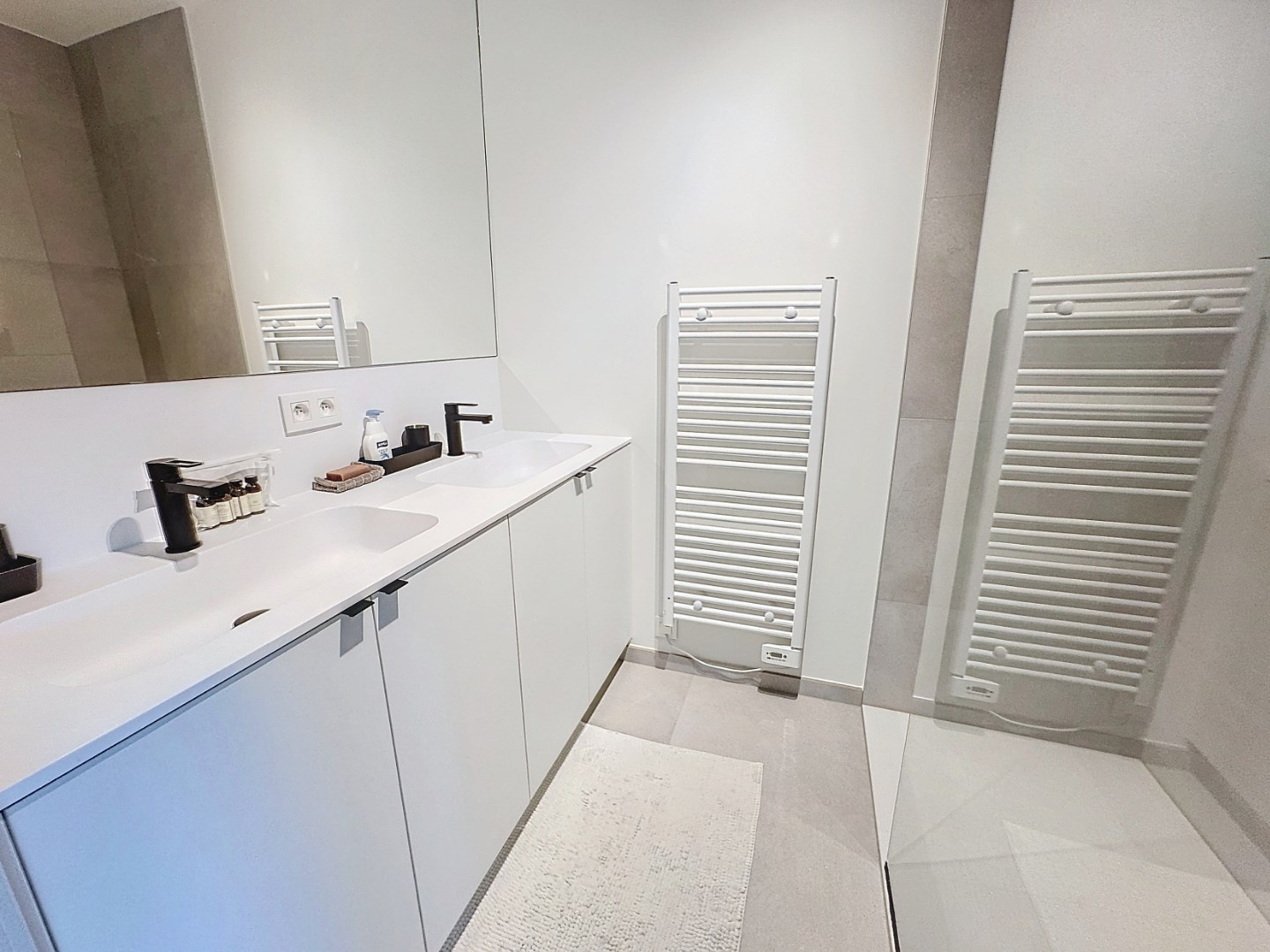 Recent gerenoveerd modern appartement vlakbij de zeedijk in Knokke-Heist. 