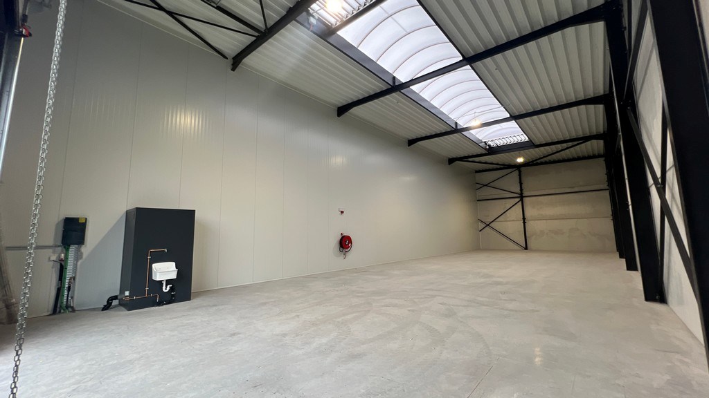 Nieuwbouw magazijnen te huur in Buggenhout