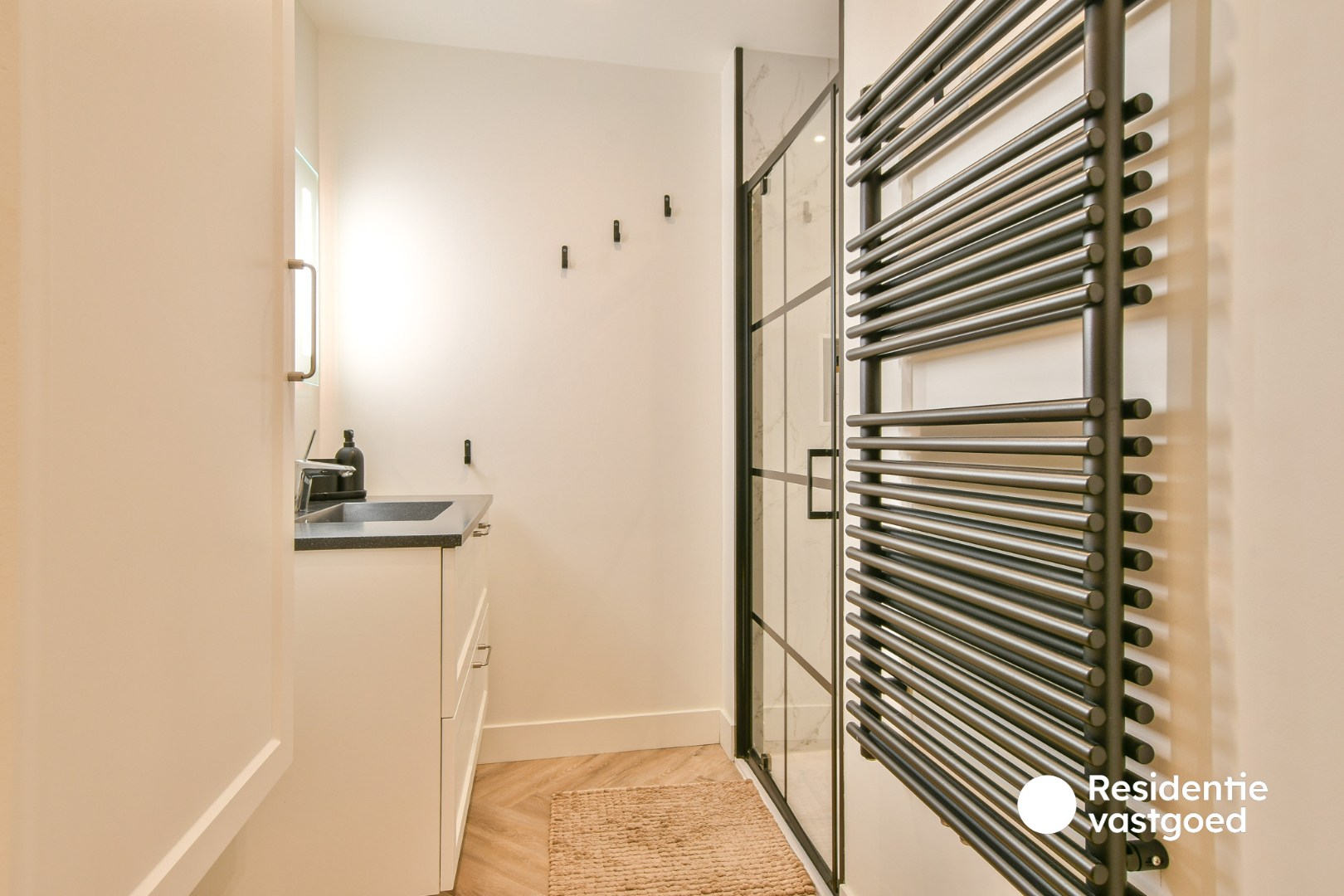 Volledig vernieuwd appartement te koop - achterkant zeedijk Wenduine! 