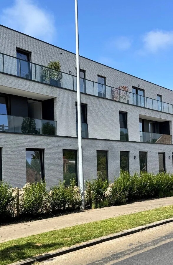 Nieuwbouwappartement met autostandplaats te Izegem 