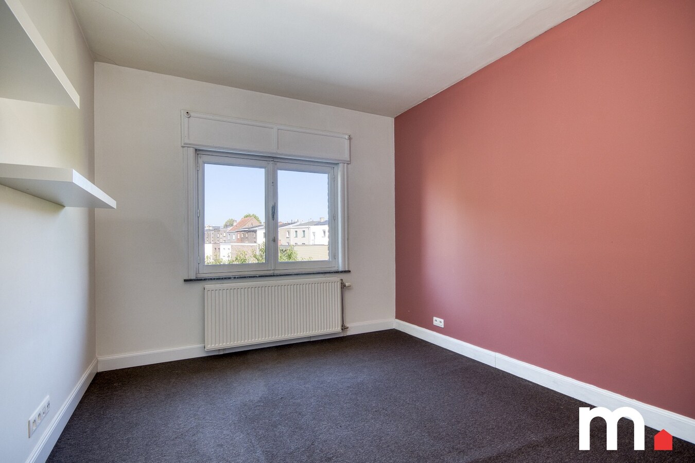Woning te Kortrijk nabij het centrum met garage op TOPLOCATIE ! 