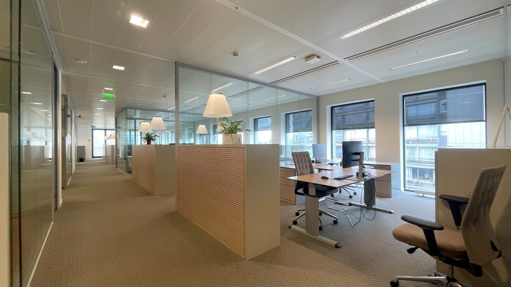 Instapklare kantoren te huur aan het Stadspark in Antwerpen