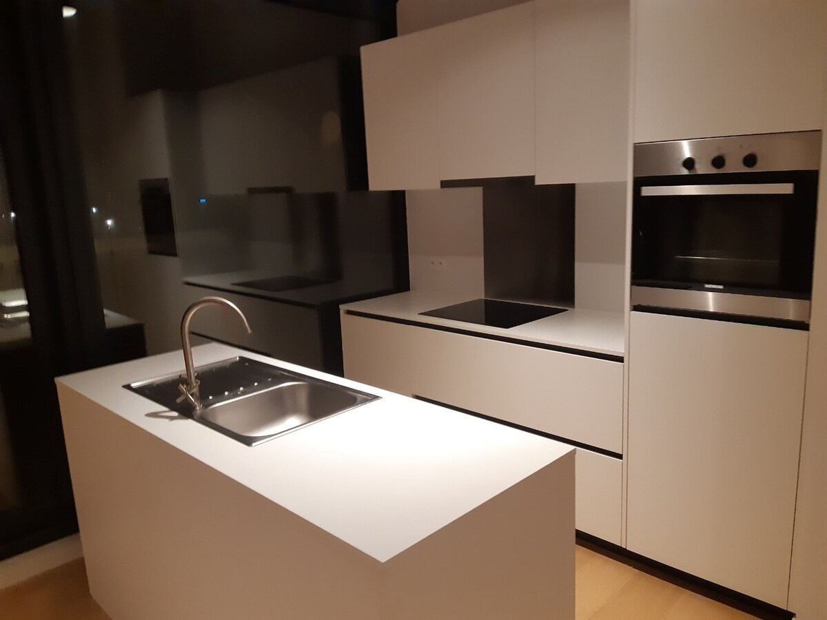 Praktisch 2 slpk-appartement met terras. 