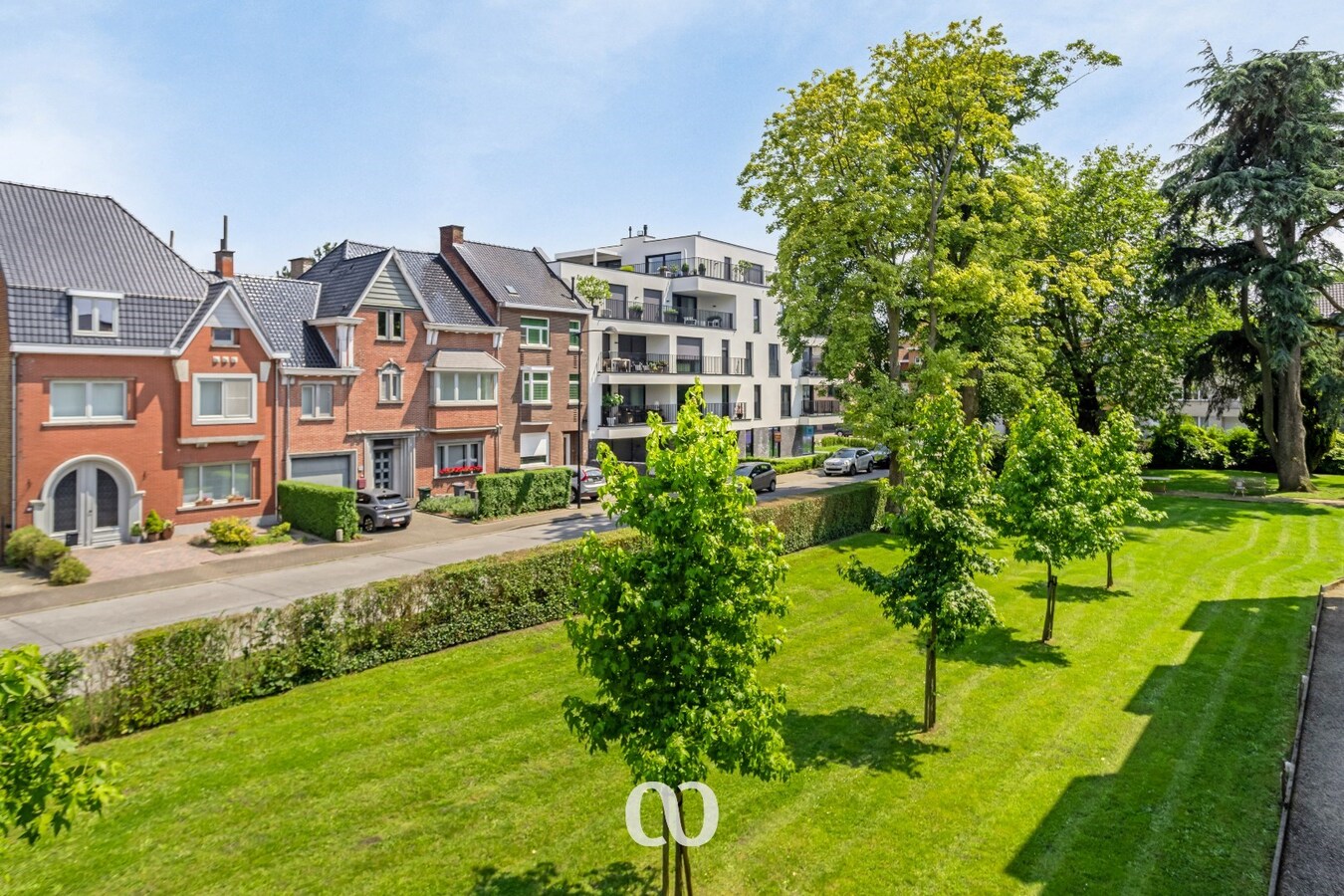 Top gelegen één slaapkamer appartement met leuk terras 