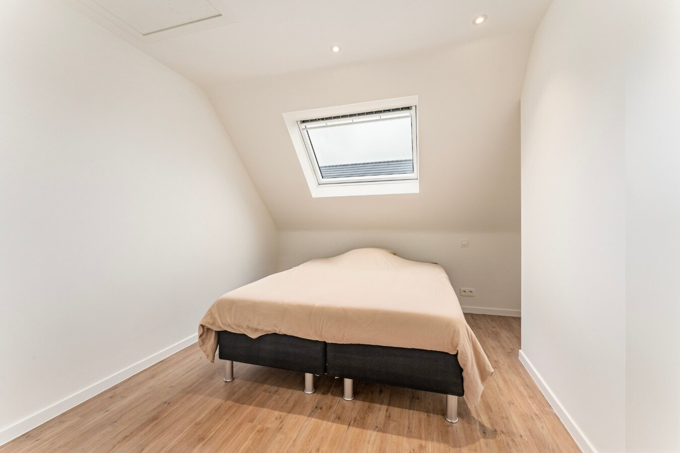 Exclusief gerenoveerde vrijstaande villa in rustige en residentiële omgeving 
