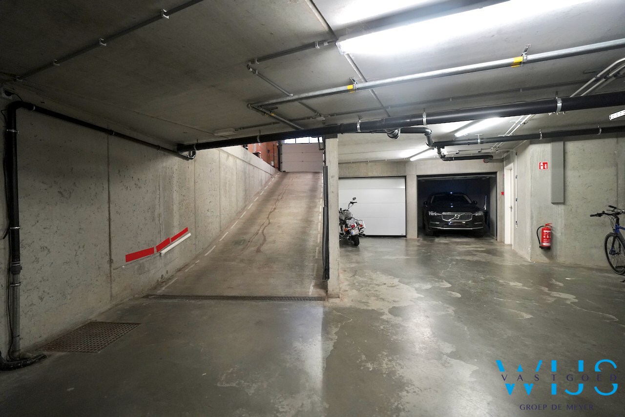 Prachtig lichtrijk appartement in het CENTRUM van ERTVELDE ! 