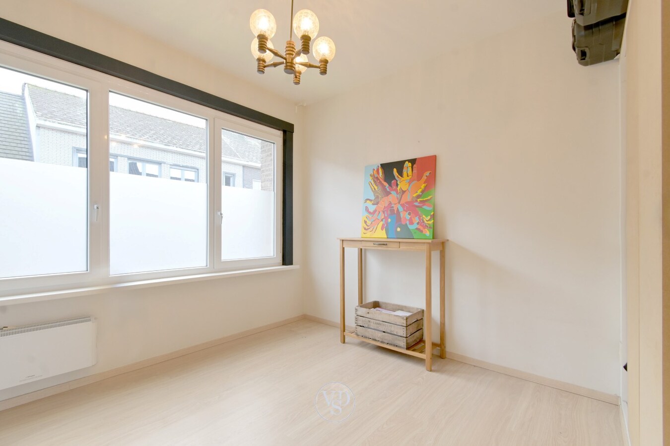 Exceptioneel ruim appartement in centrum Gavere. 