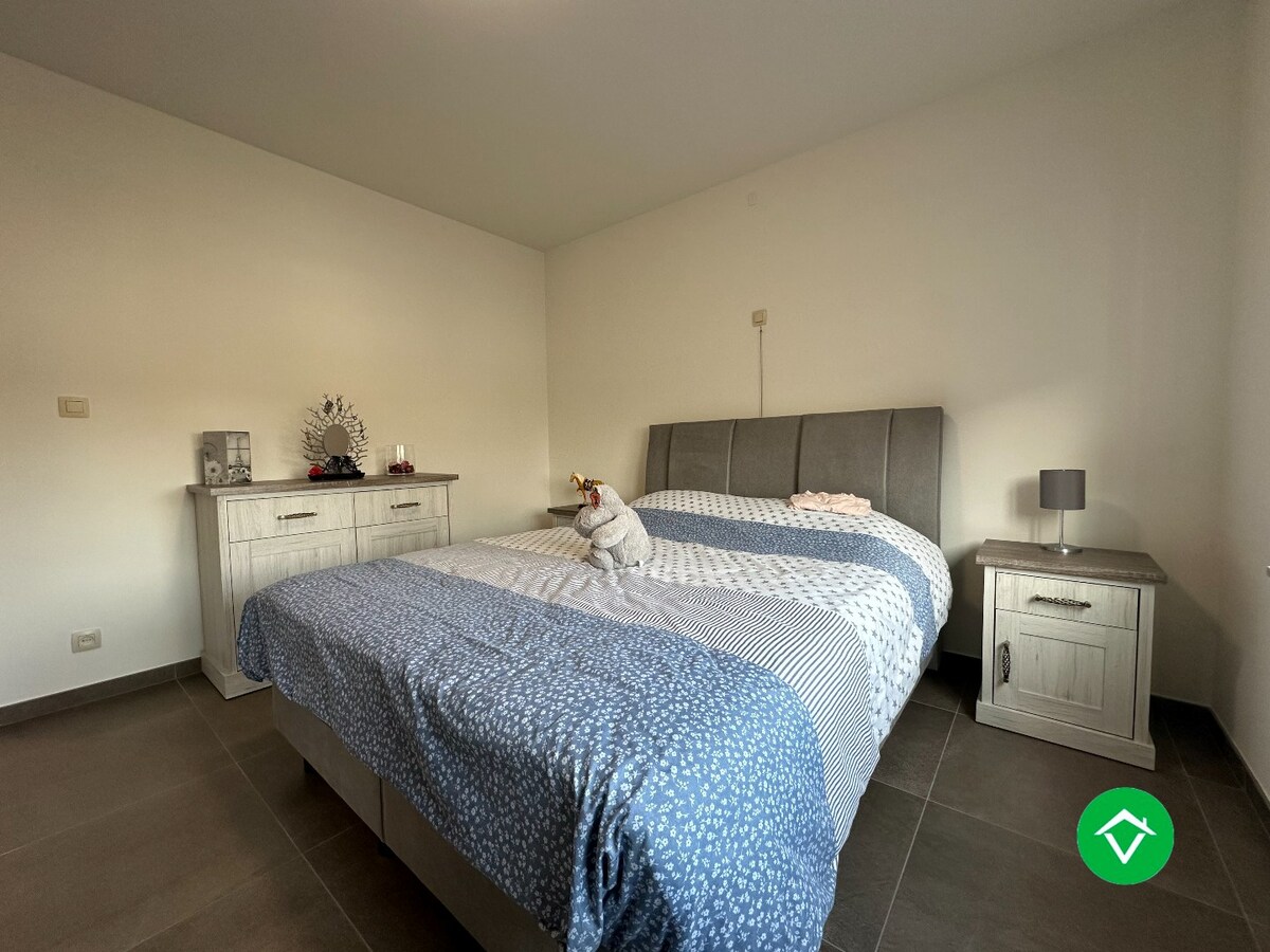 Appartement op eerste verdieping met 2 slaapkamers en terras te Koekelare 