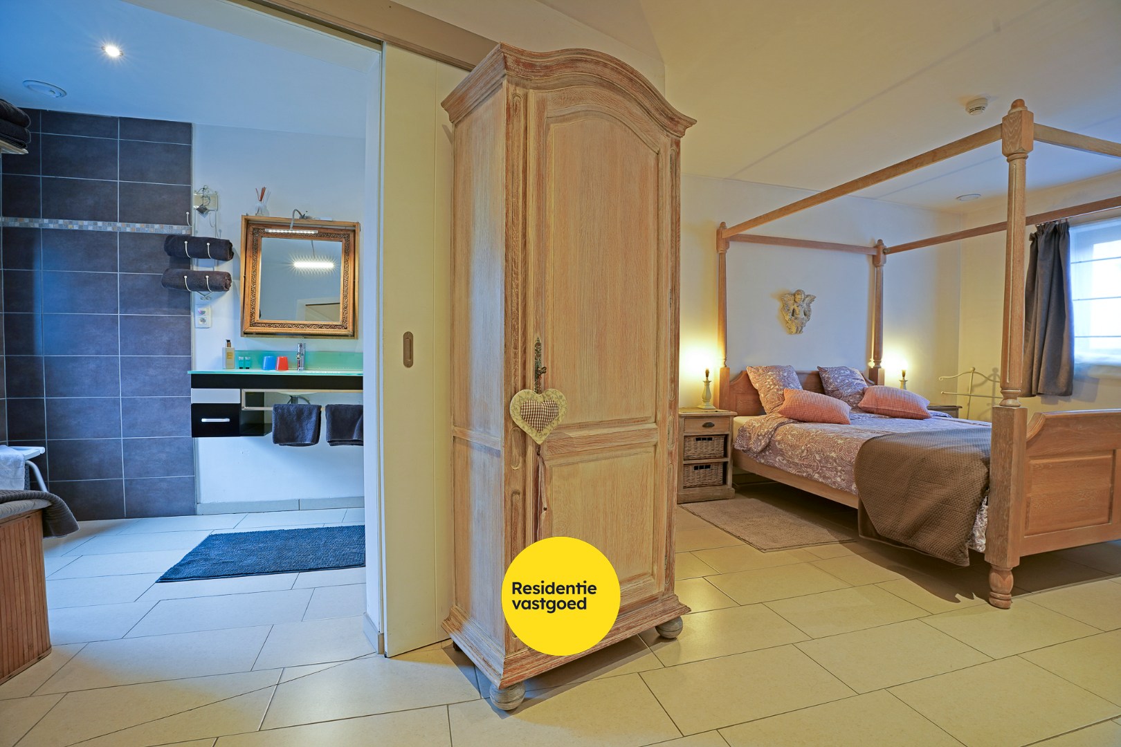 Instapklare halfopen bebouwing (2009) te Ramskapelle op 244 m². 