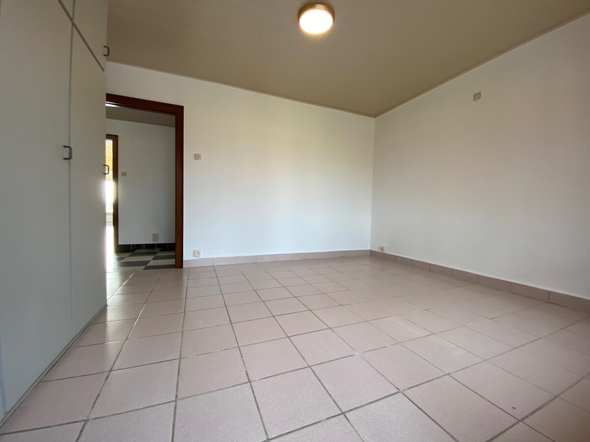 Rustig gelegen alleenstaande woning met 3 slaapkamers op 920 m² te Koekelare 