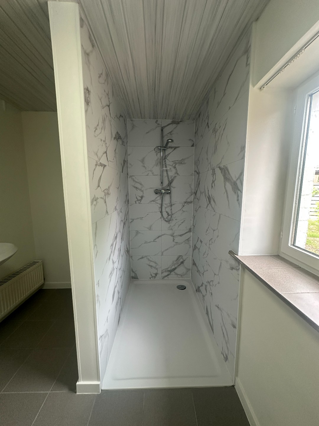 Gezellige gerenoveerde woning met 3 slpk, carport en tuintje, rustige ligging te Torhout 