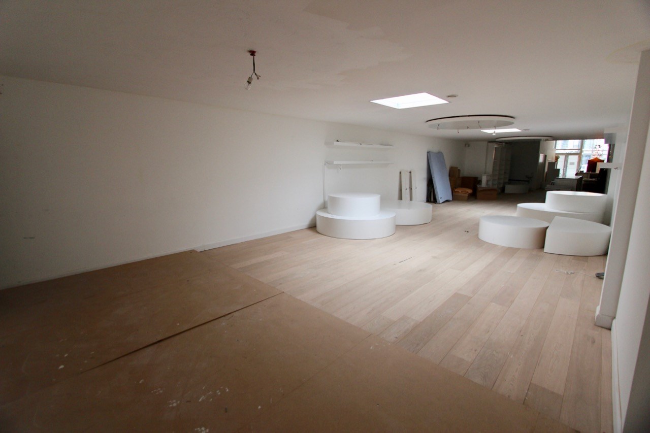 Handelspand te huur op een TOP ligging in de LIPPENSLAAN te Knokke. 