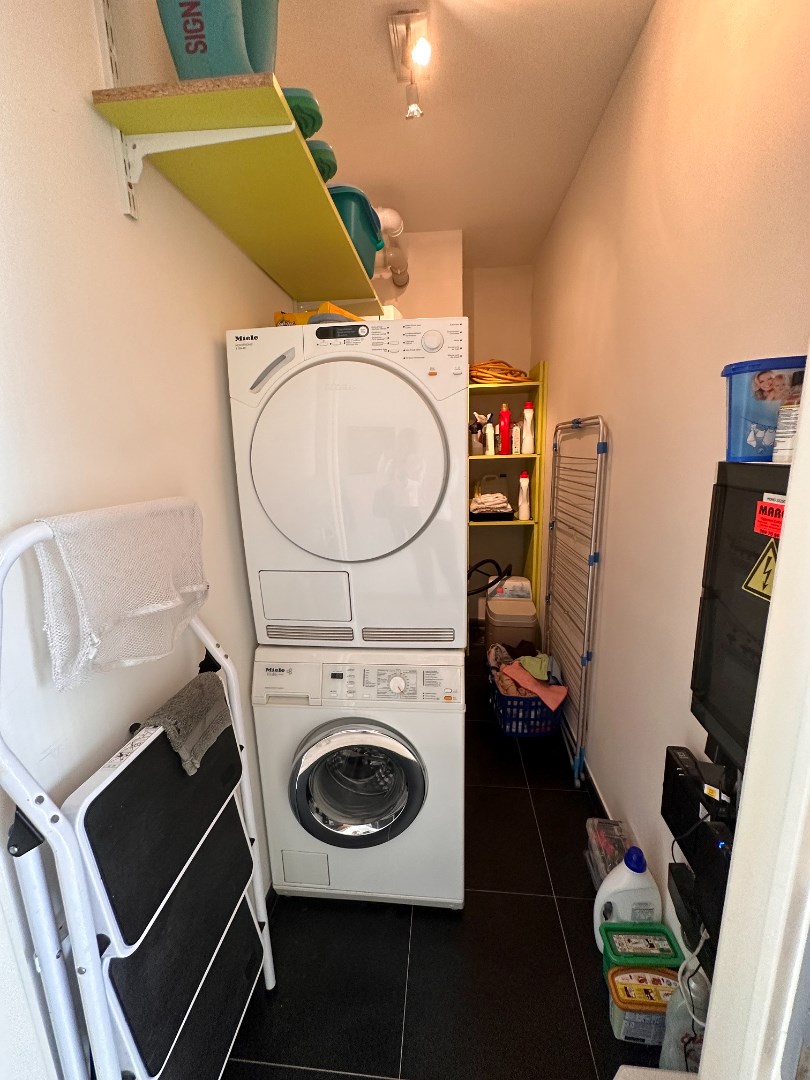 RUIME DUPLEX PENTHOUSE MET TERRASSEN OP TOPLIGGING 