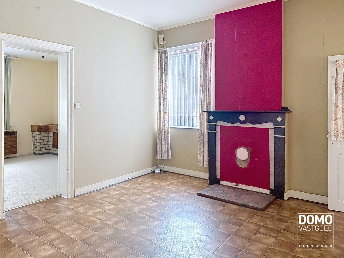 Karaktervolle woning met tal van mogelijkheden en voorzien van paardenstallingen 