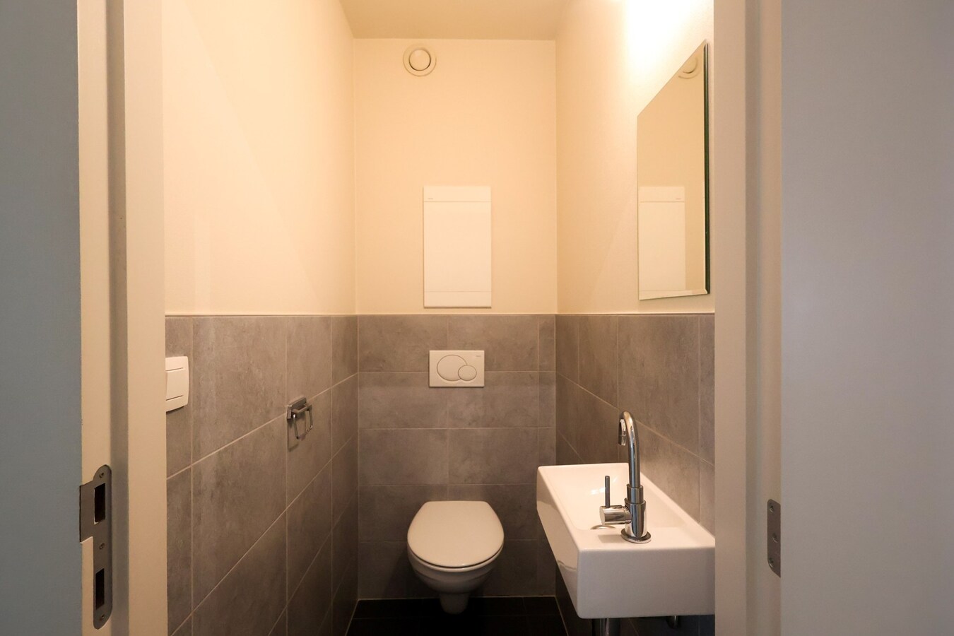 Modern appartement met eigen parkeerplaats nabij het strand Oostduinkerke 