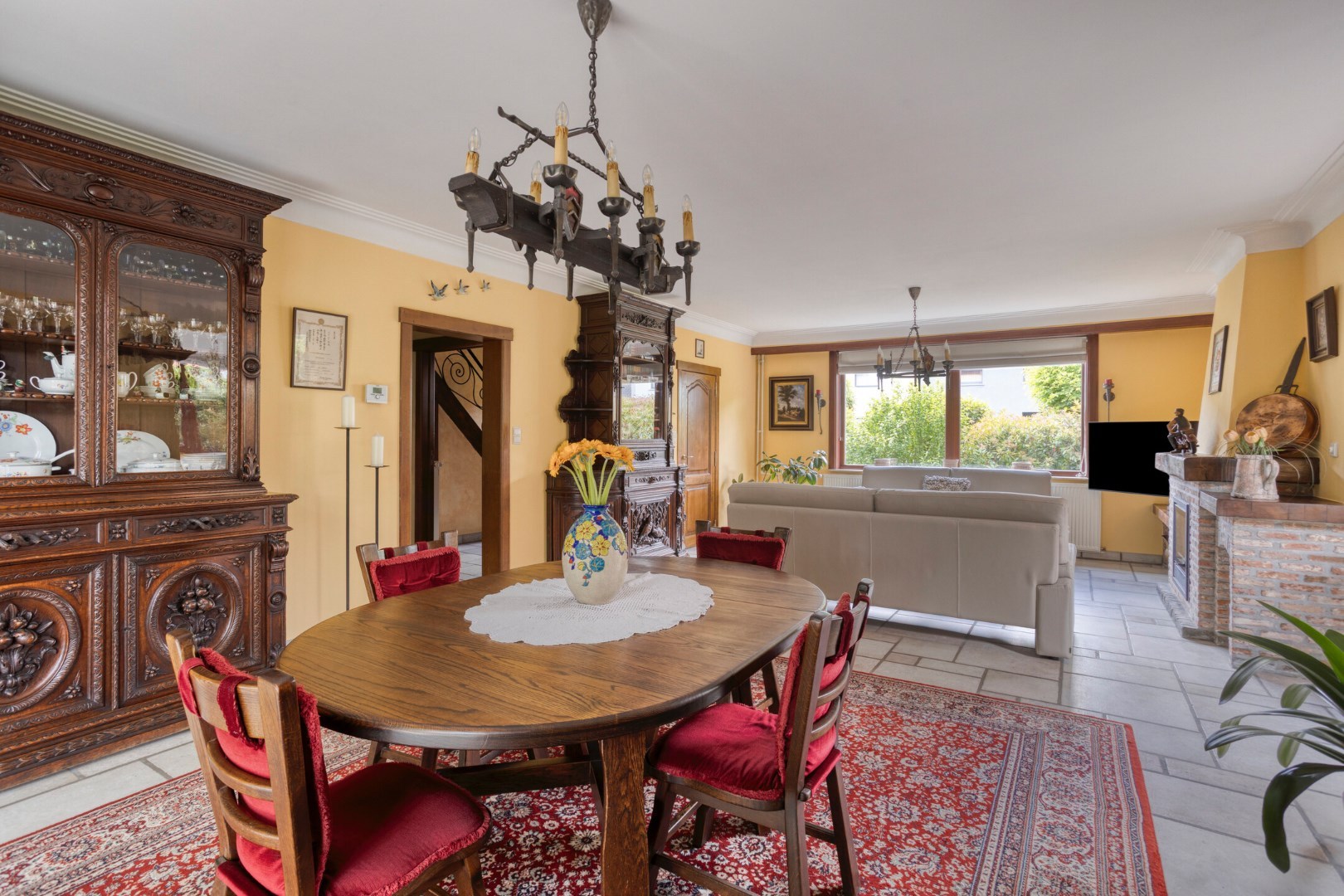 Charmante woning van 256 m2 met 4 slaapkamers te Wommelgem! 