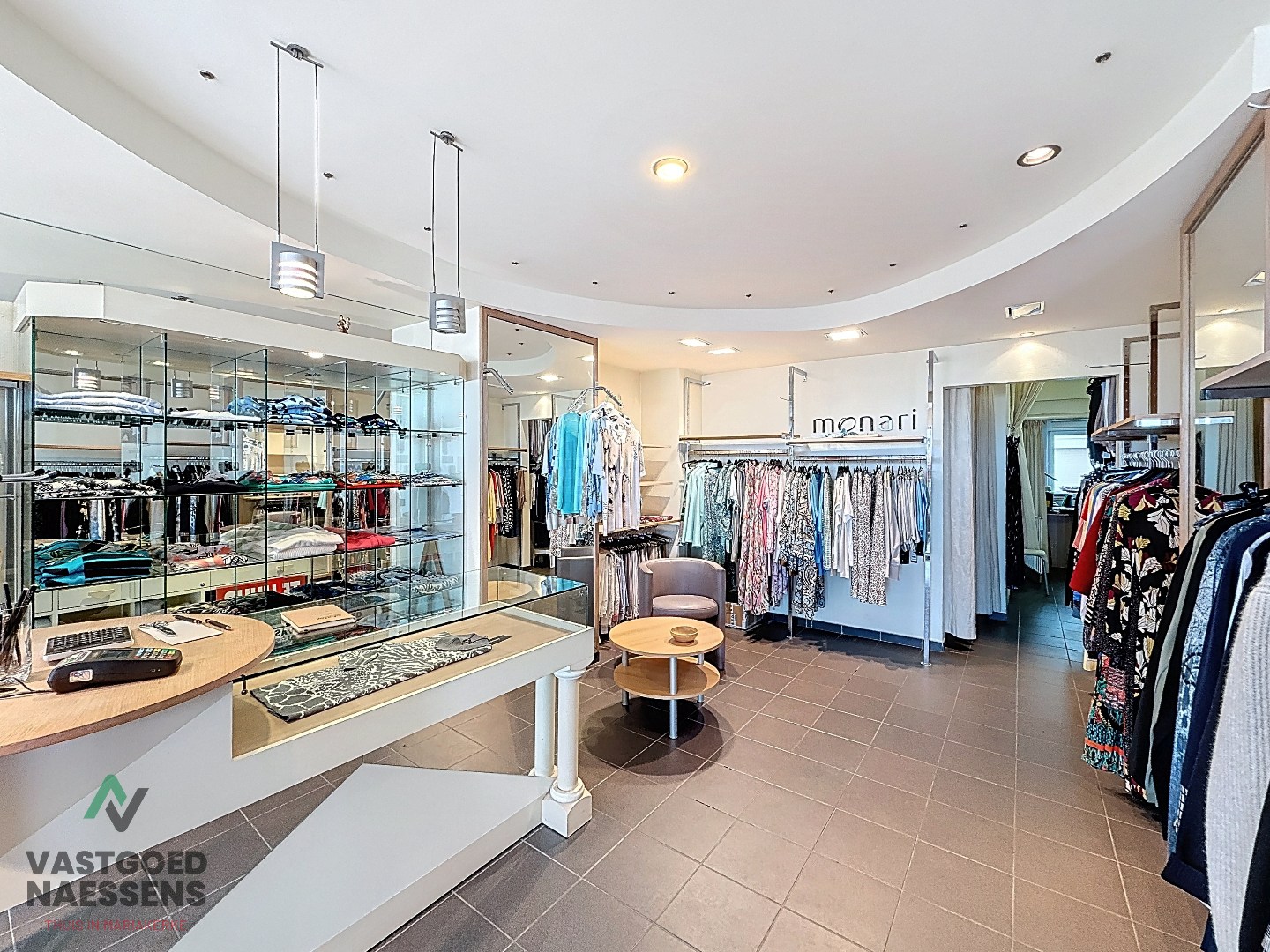 Local commercial à louer dans un emplacement de premier choix - Front de mer 