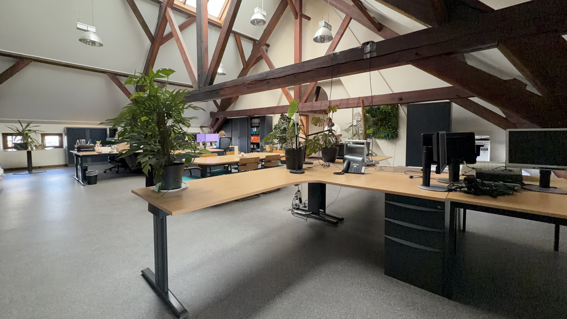 Kantoren met zicht op water in gerenoveerde kantoorvilla te huur in Gent
