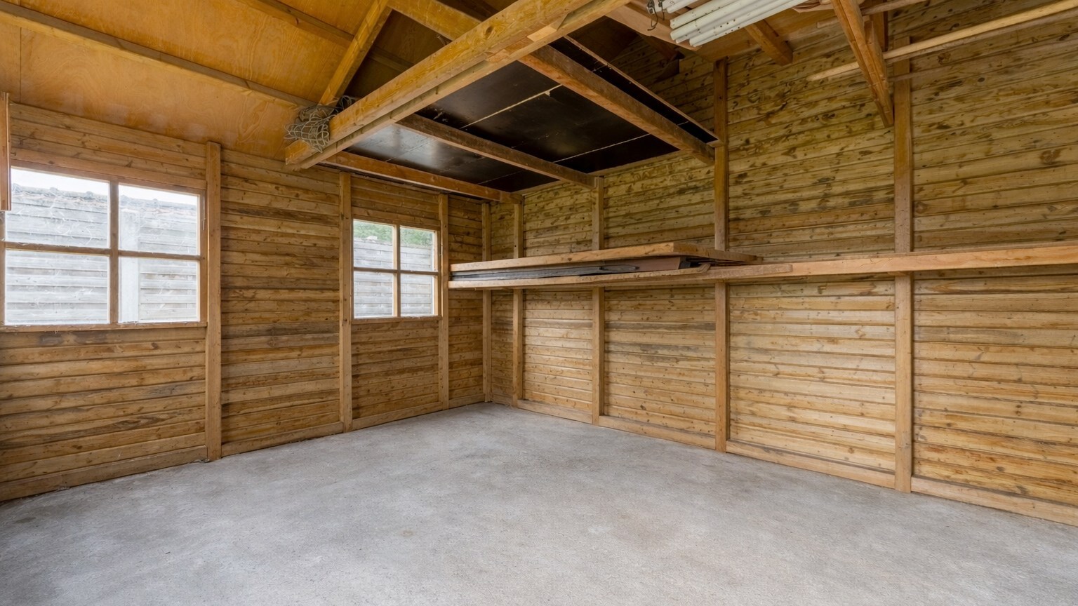 Instapklare gezinswoning met ruime tuin en dubbele garage in Poelkapelle 