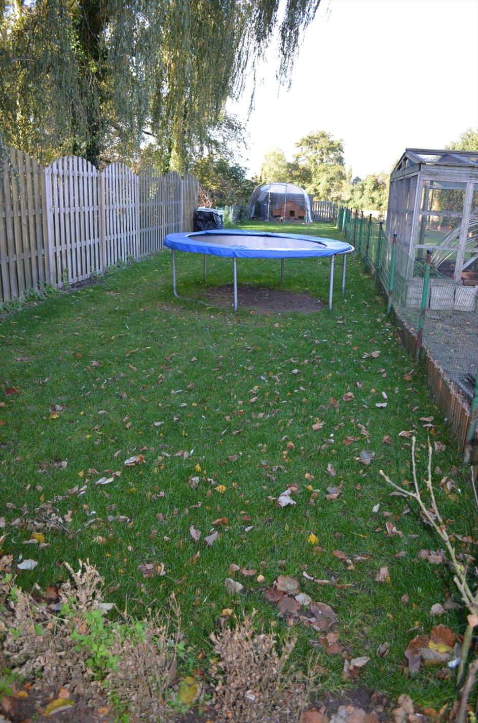 Gerenoveerde gezinswoning met 4 slpks en tuin te centrum Eeklo 