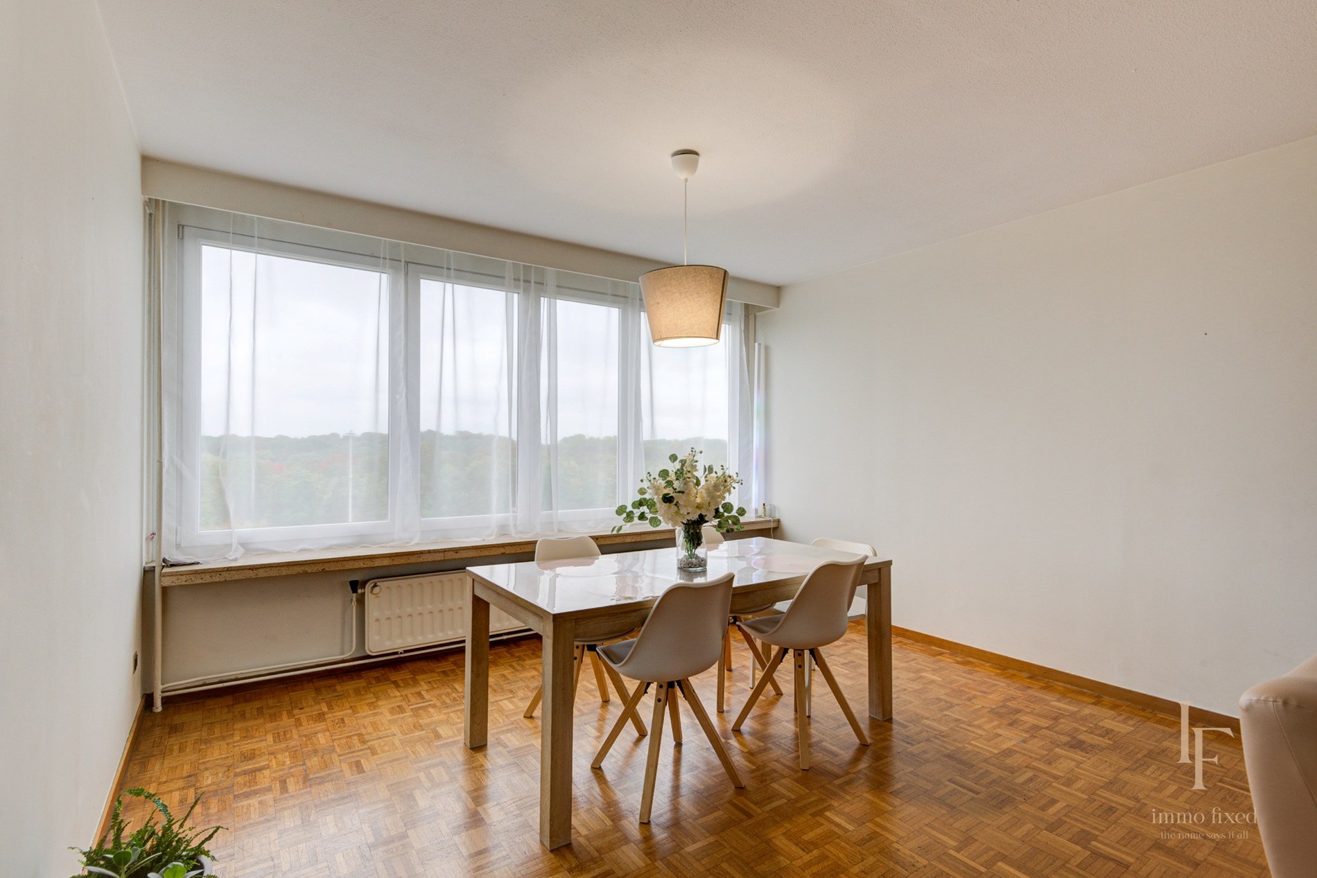 Instapklaar appartement met terras, uitzicht én garagebox! 