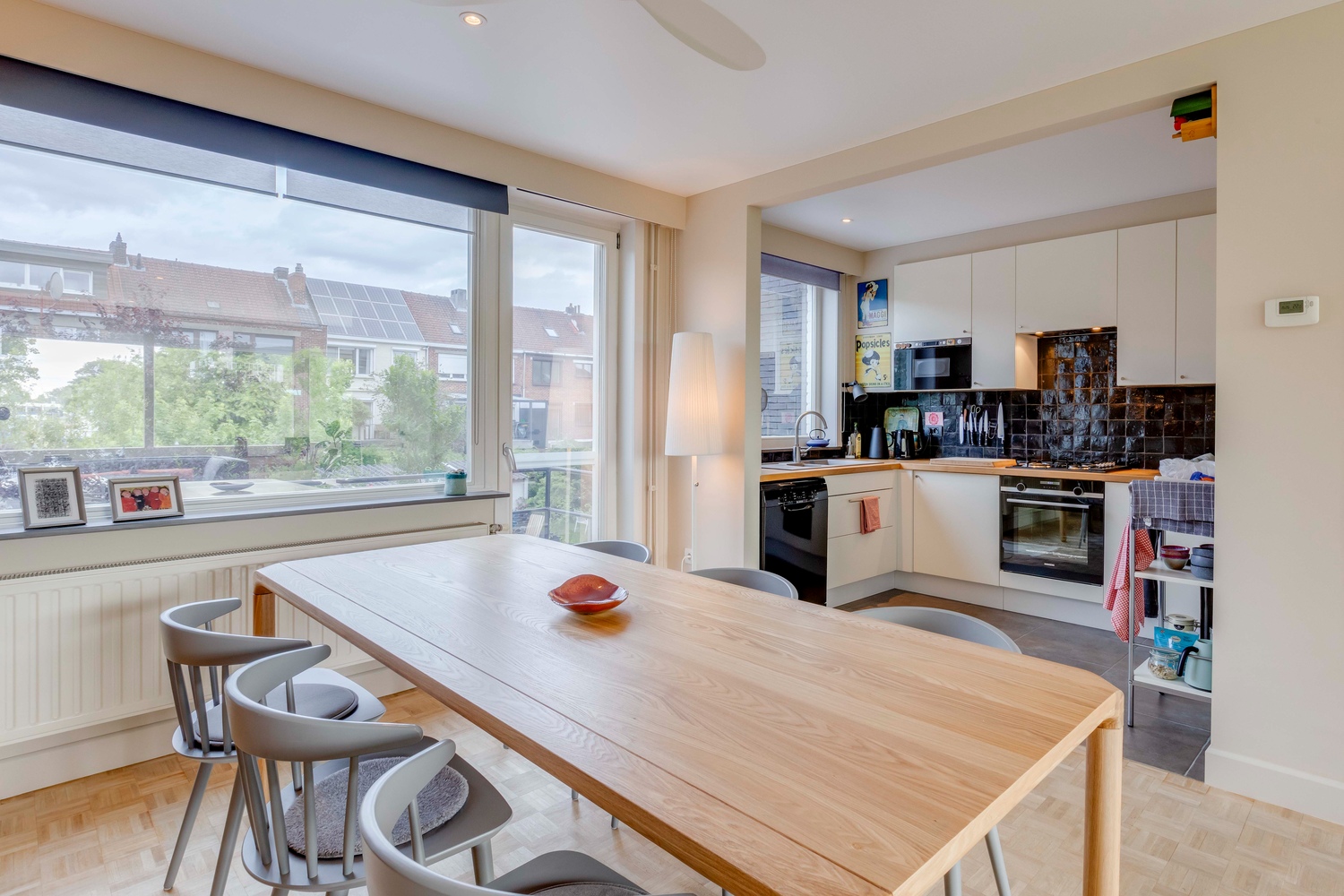 Instapklare woning met garage en volledig aangelegde tuin 