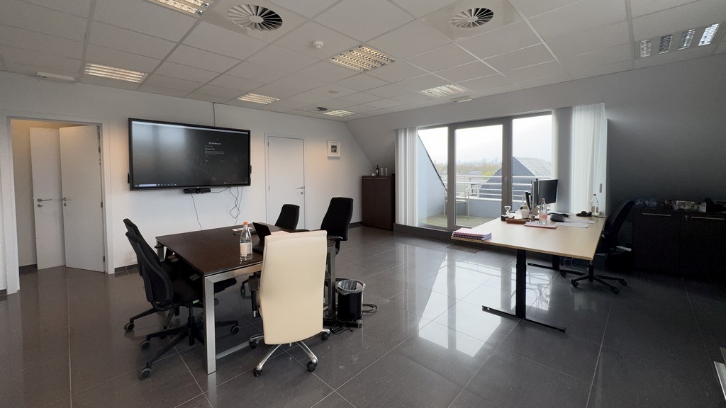 Ingedeelde kantoorruimte te huur in Aalter