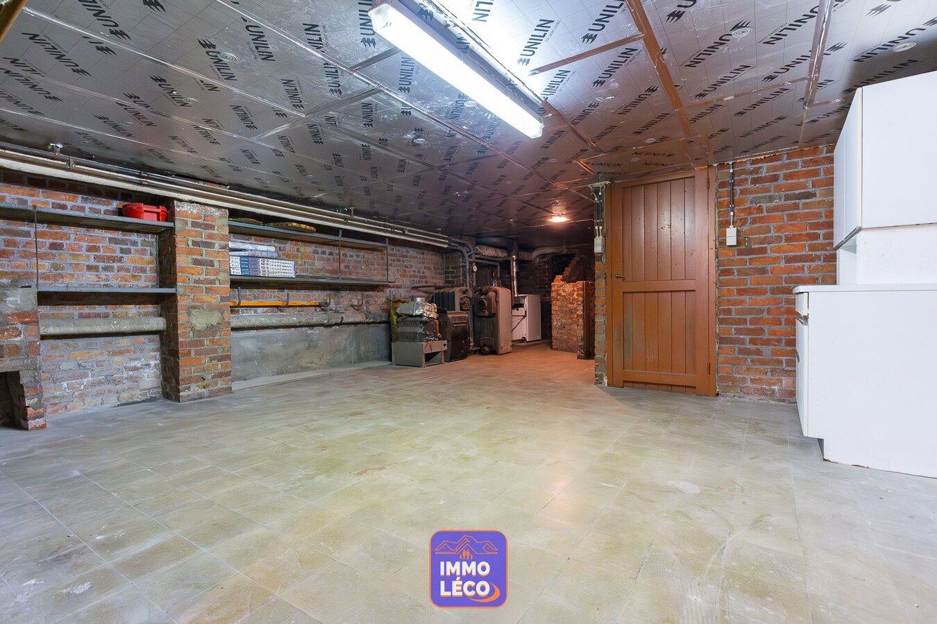 Maison rénovée avec jardin de +/- 320m², dans une rue prisée proche du centre-ville ! 