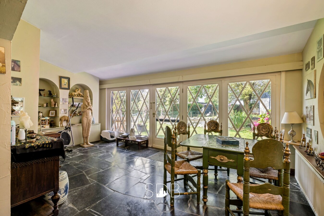 Hedendaagse woning met hippisch complex op circa 2hectare 