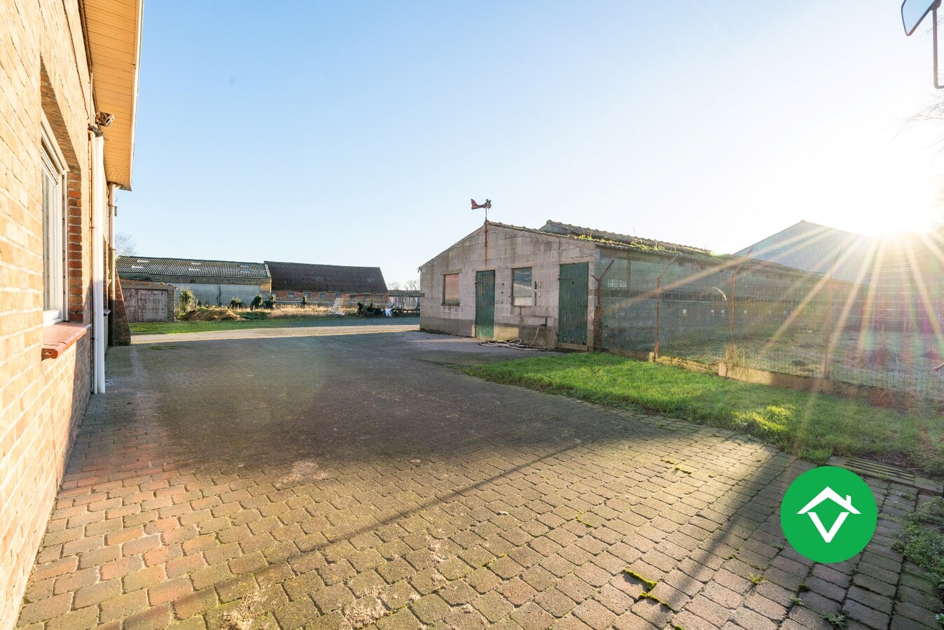 Authentieke hofstede in een landelijke omgeving te Koekelare 