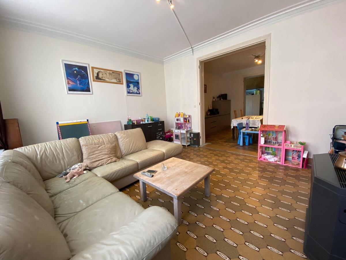 Ruime gezinswoning met authentieke elementen te Eernegem 