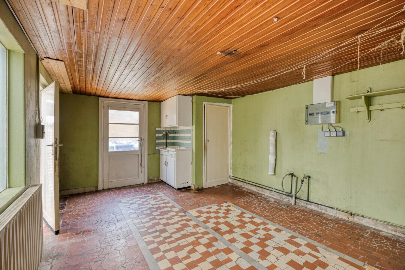 Te renoveren woning met tuin te Haasrode (Oud-Heverlee ) - 3 slaapkamers 