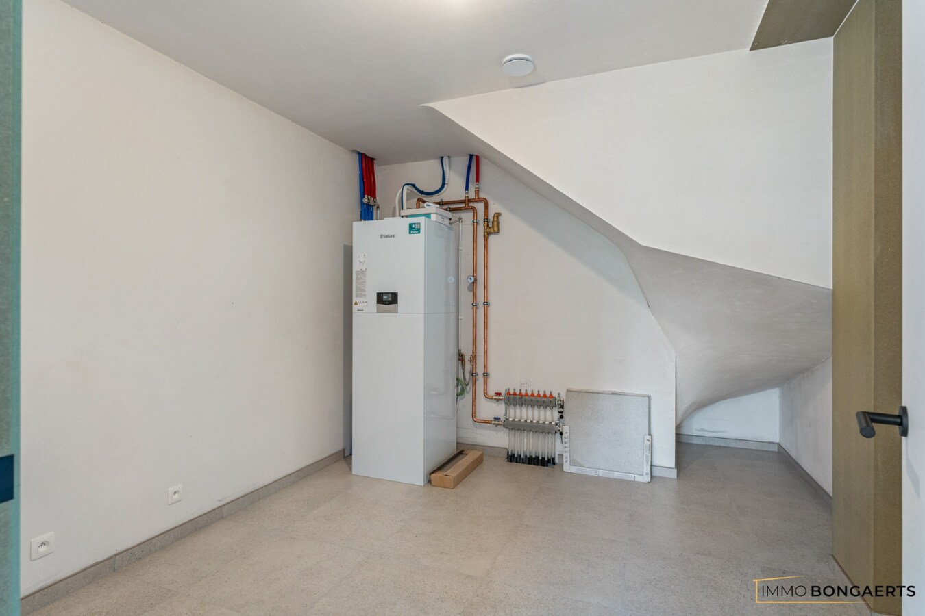 Volledig afgewerkte nieuwbouwwoning met 4 slaapkamers. 