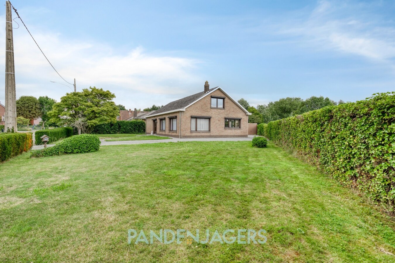 Te renoveren laagbouwwoning met grote zolder te Duffel 