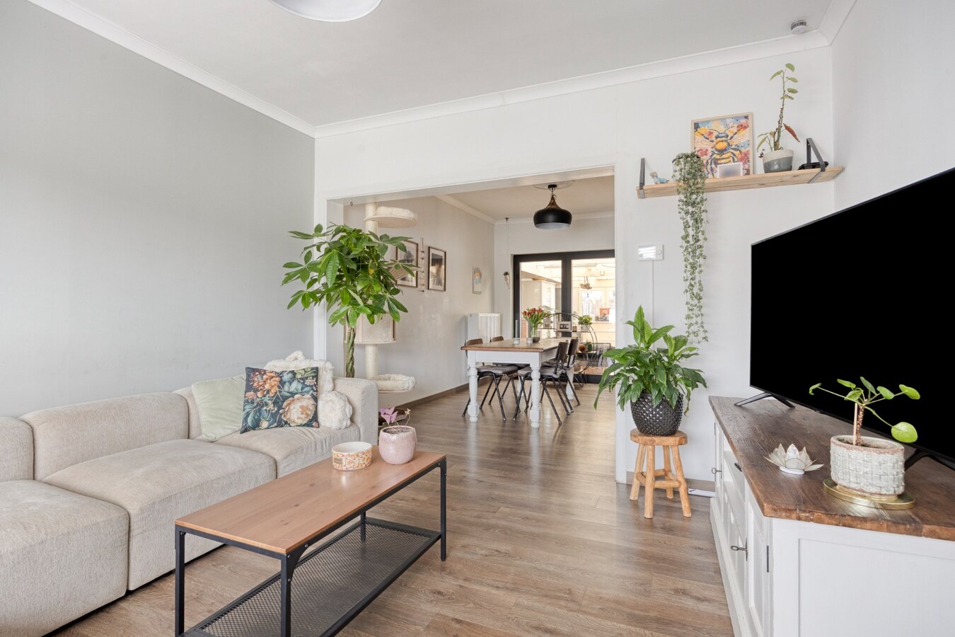 Instapklare woning met 3 slaapkamers en tuin. 