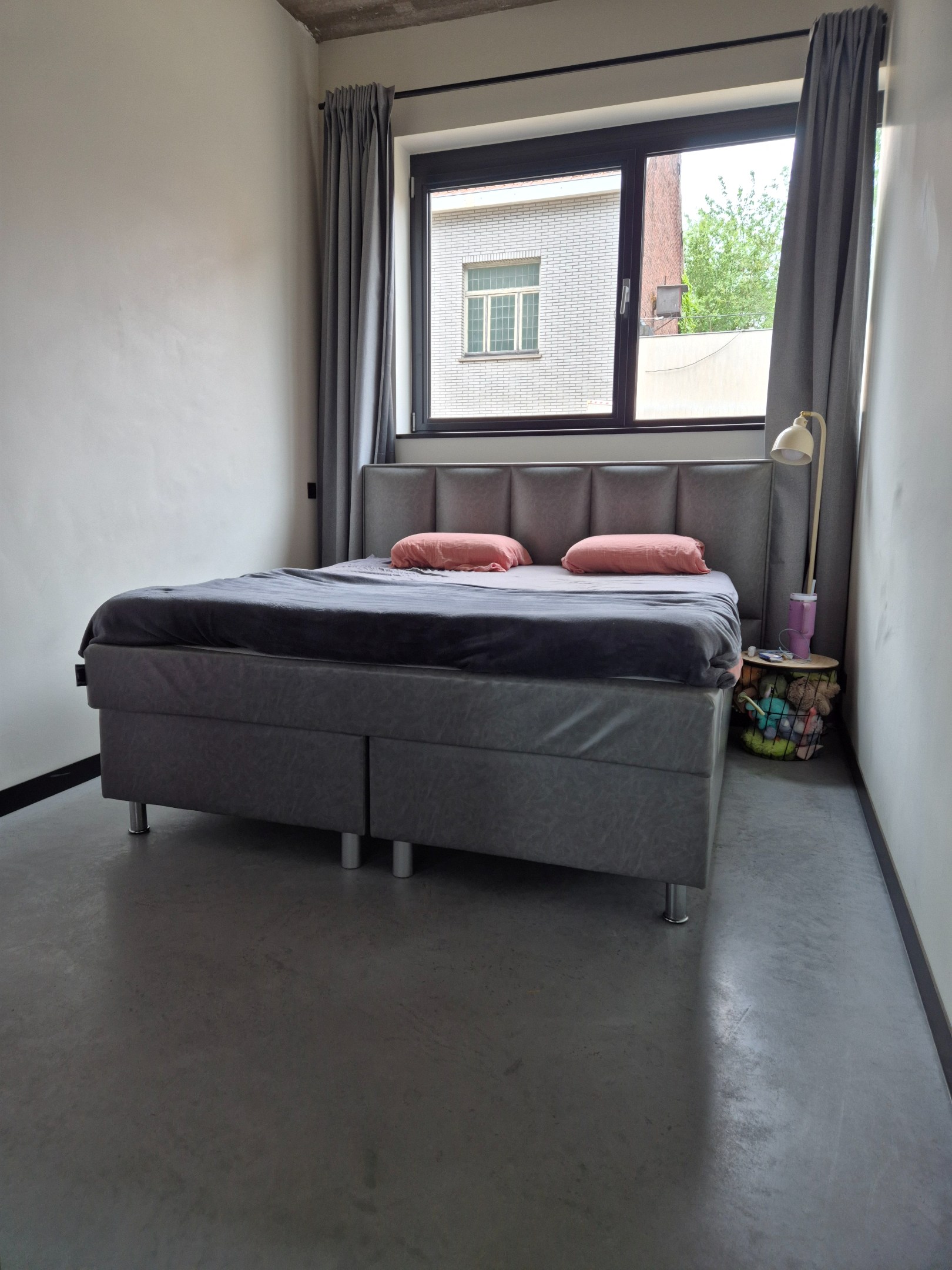Appartement (loft stijl) in het centrum met 2 slaapkamers en terras 