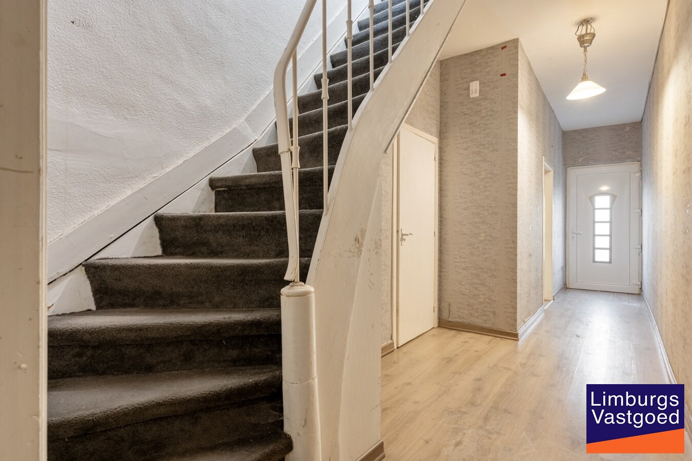 Deels gerenoveerde woning met stadstuin, 3 slpk, 2a60ca, tussen de kleine en grote ring 