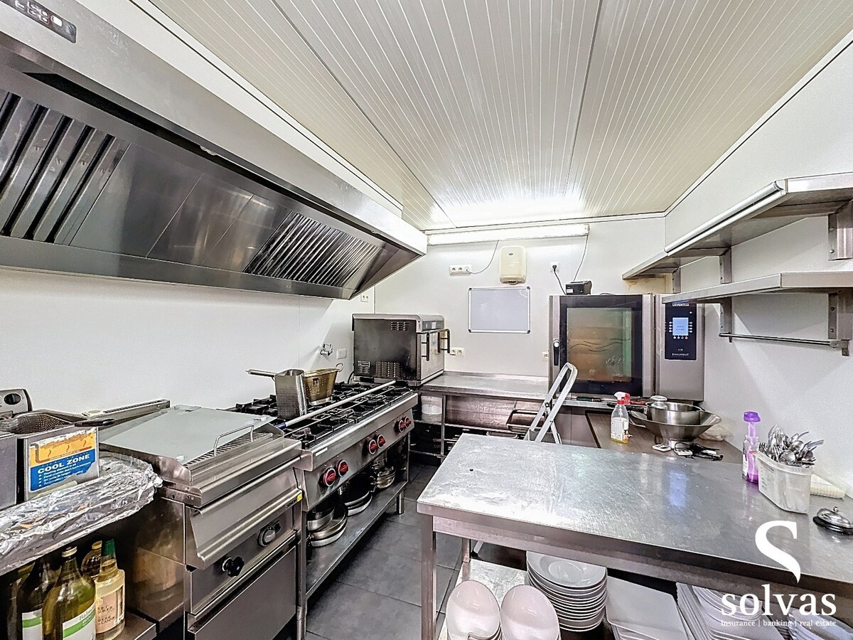 Handelszaak Belle Vue te huur in Ursel! 