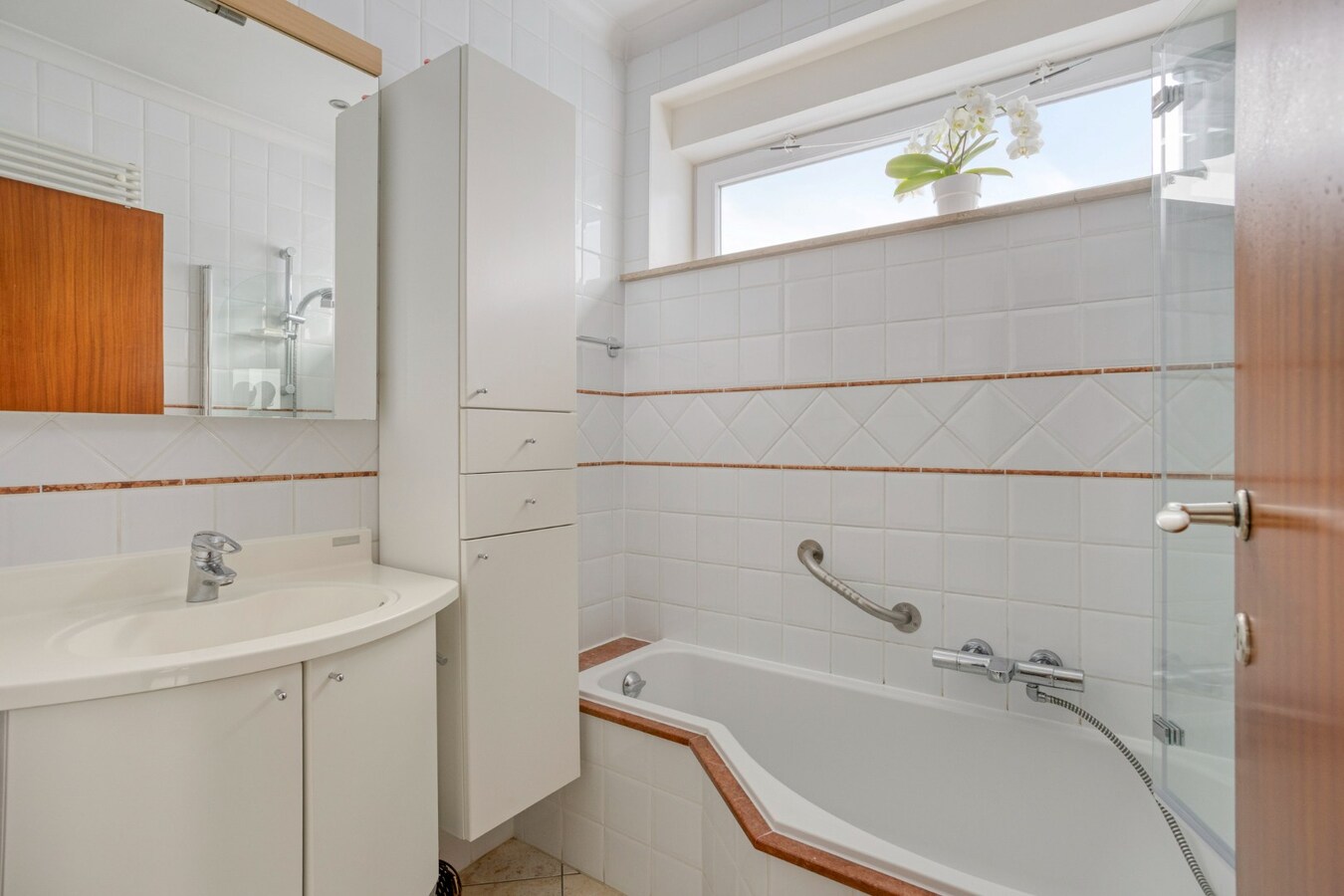 Prachtig HOB met 4 slaapkamers, garage en zonnige tuin 