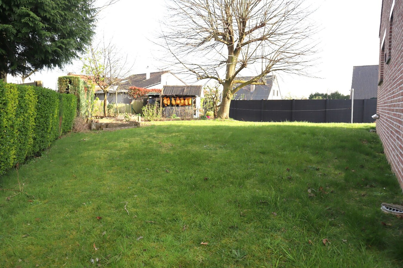 Prachtig open bebouwing in een doodlopend straatje te Tienen. 