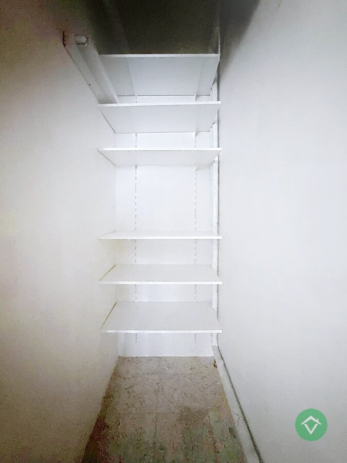 Gelijkvloers appartement met autostandplaats en garage te Roeselare 