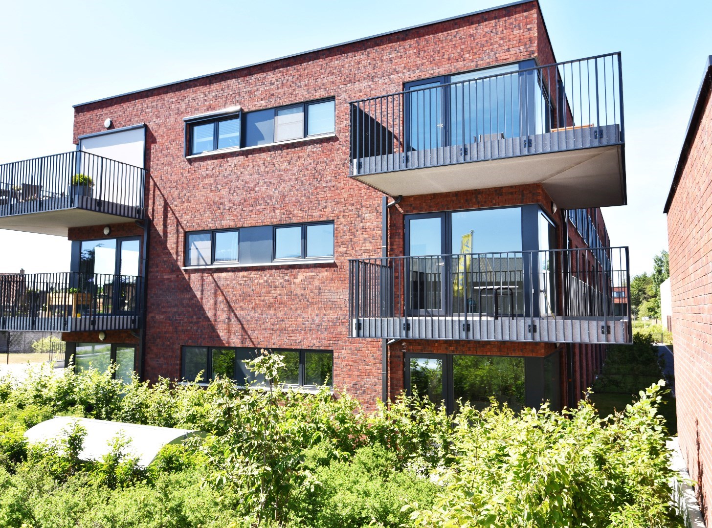 Gelijkvloers appartement met 2 slaapkamers en zonnige tuin te Maldegem centrum. 