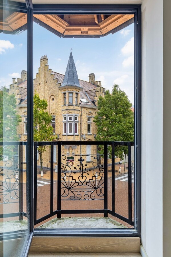 Luxueuze totaalrenovatie | Instapklaar dak appartement met mezzanine 